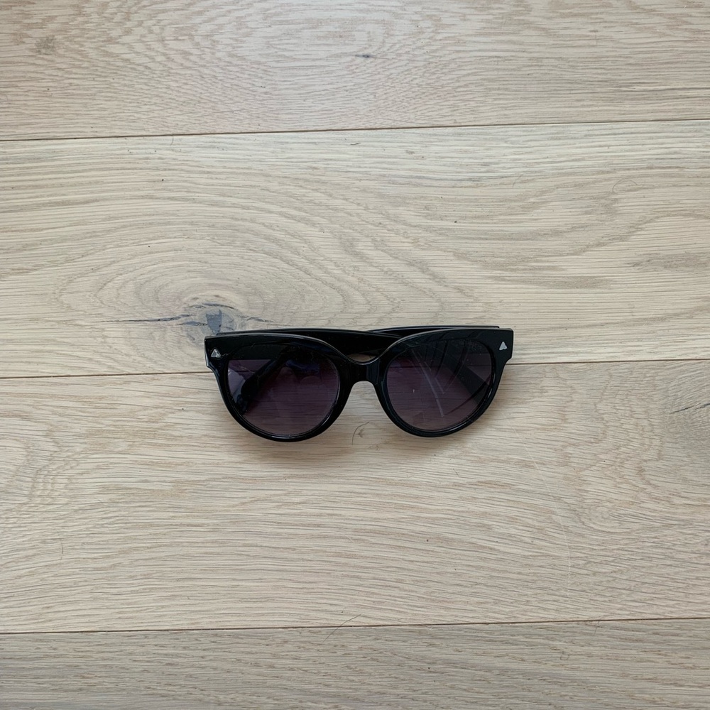 Liz Claiborne Black Women's Cat-Eye Sunglasses - Classic Style